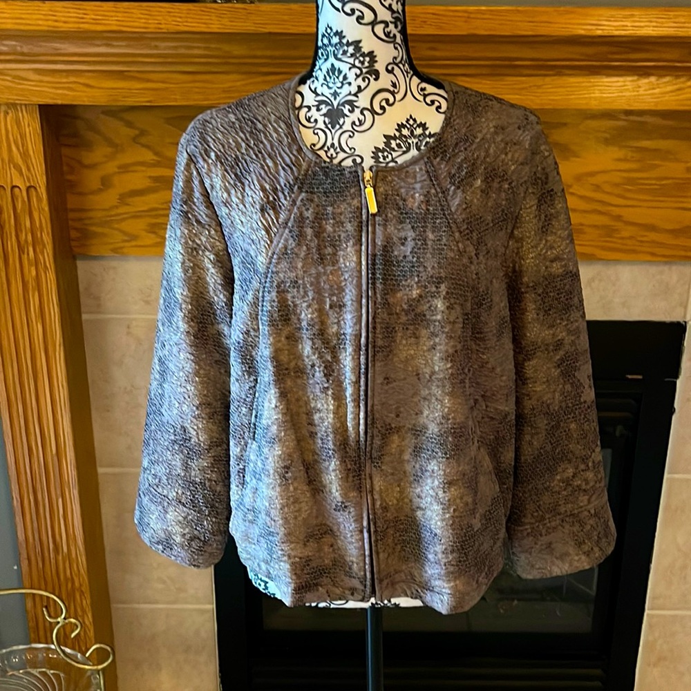 💗3/$12💗 Chico’s Women’s Textured Snake Print Zip Up Jacket With 3/4 Sleeves